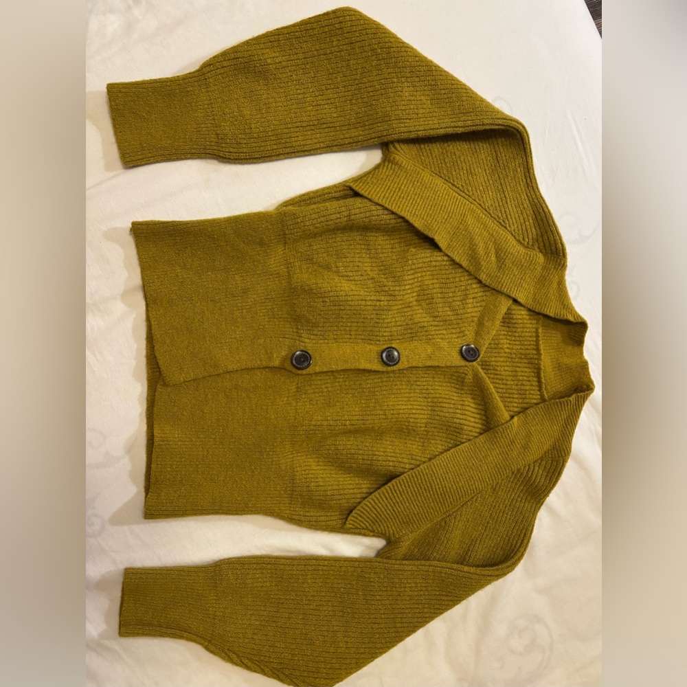 Anewsta Olive Button-Up Women's Sweater
